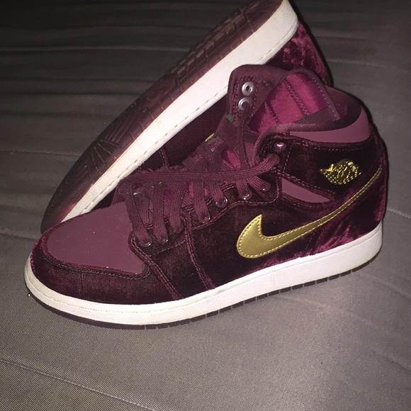 burgundy jordan 1